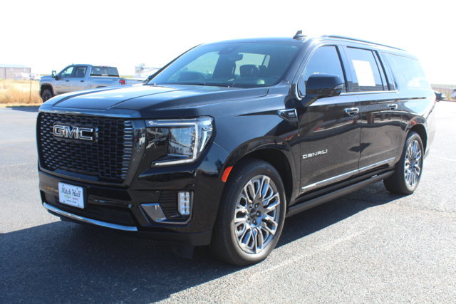 Used 2023 GMC Yukon XL Denali Ultimate w/ LPO, Floor Liner Package AWD/4WD image 10