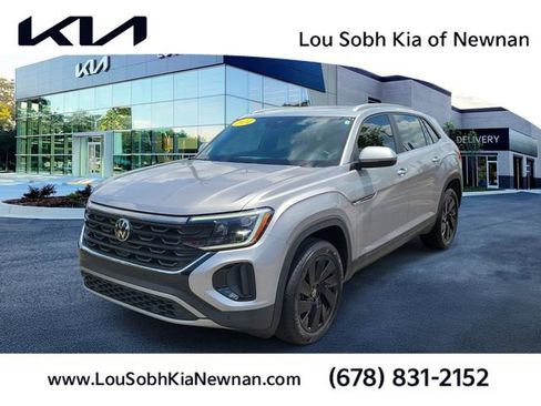 Used 2024 Volkswagen Atlas Cross Sport SE FWD image 1