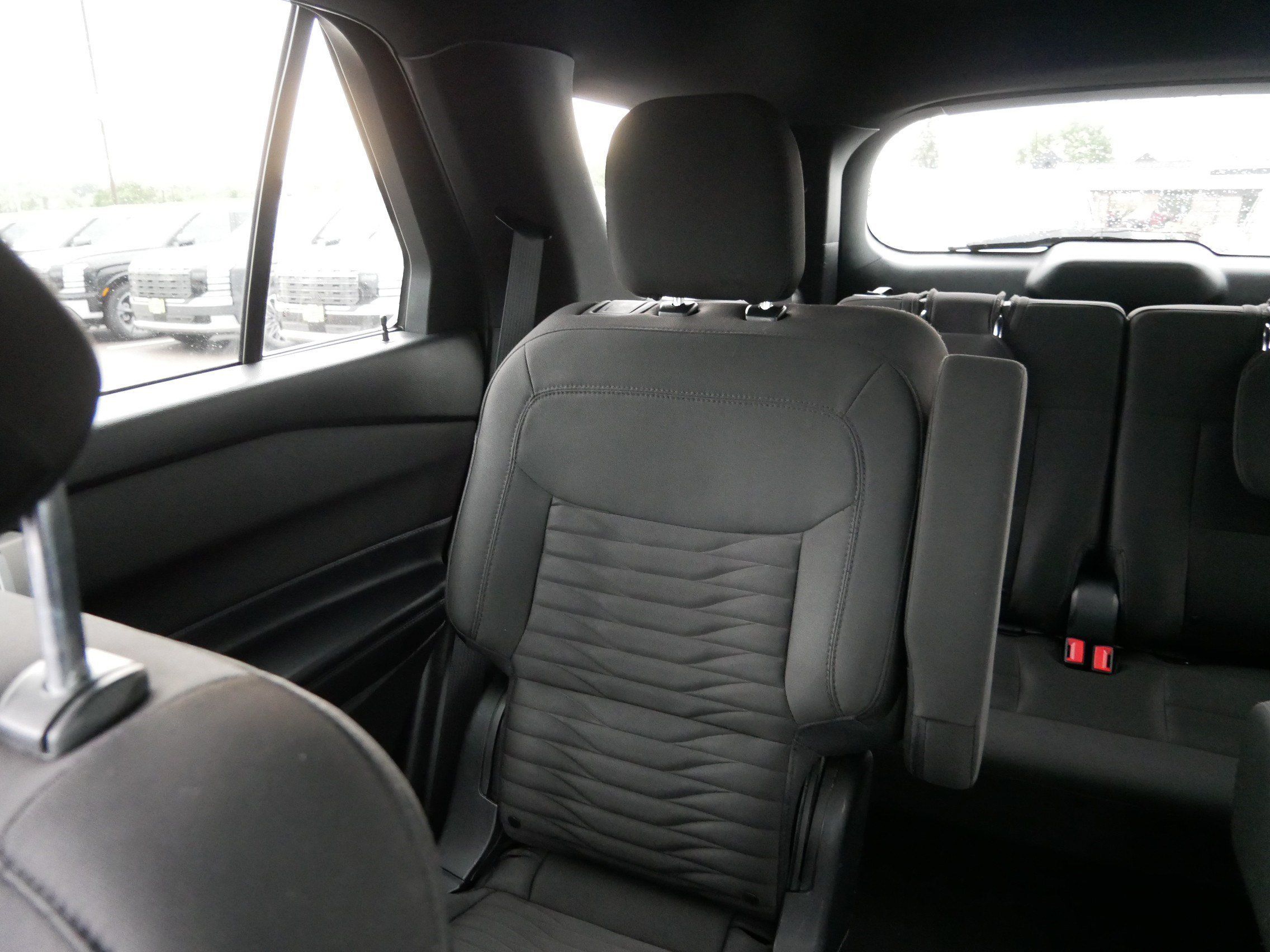 Used 2020 Ford Explorer XLT w/ Comfort Package AWD/4WD image 12