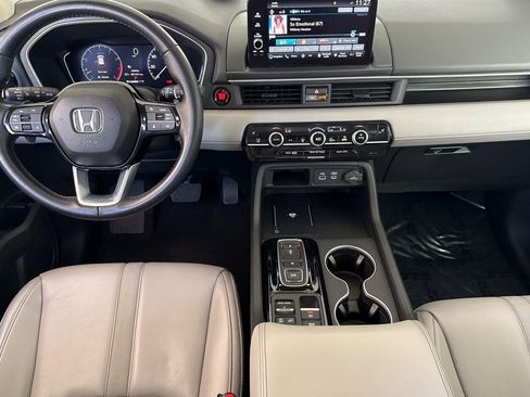Certified 2025 Honda Pilot Touring image 27
