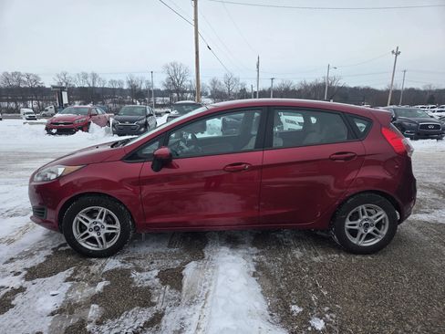 Used 2017 Ford Fiesta SE image 1