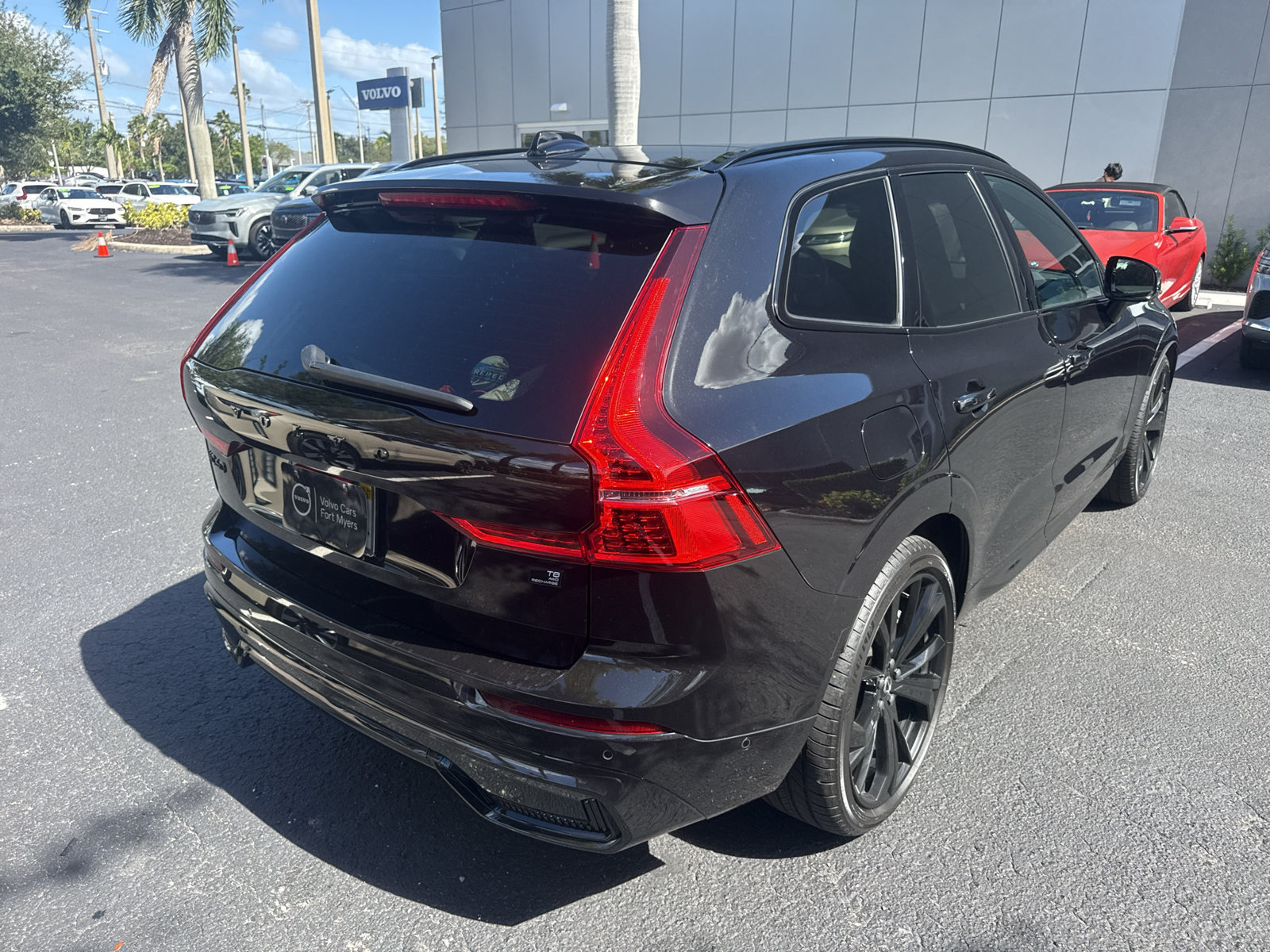 Used 2024 Volvo XC60 T8 Ultimate AWD/4WD image 3