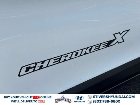 Used 2022 Jeep Cherokee Latitude w/ Sun & Sound Group AWD/4WD image 14