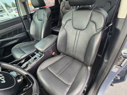 Certified 2023 Kia Sorento SX image 25