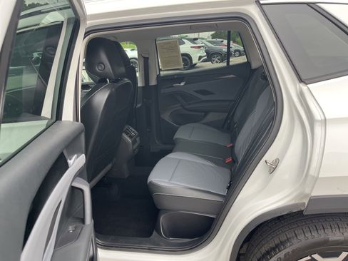 Certified 2025 Volkswagen Tiguan SE AWD/4WD image 27
