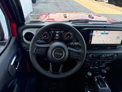 Used 2025 Jeep Wrangler Unlimited Sport AWD/4WD image 25