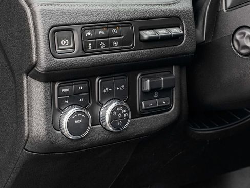 Used 2023 GMC Yukon Denali image 11