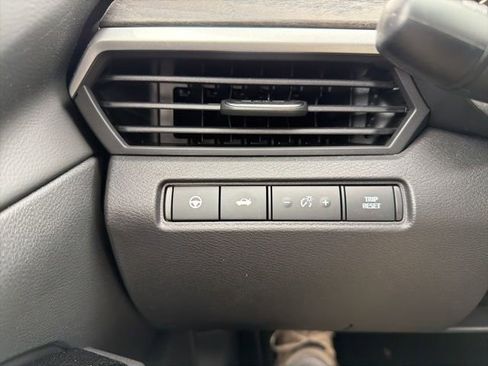 Used 2025 Nissan Altima 2.5 SL FWD image 23