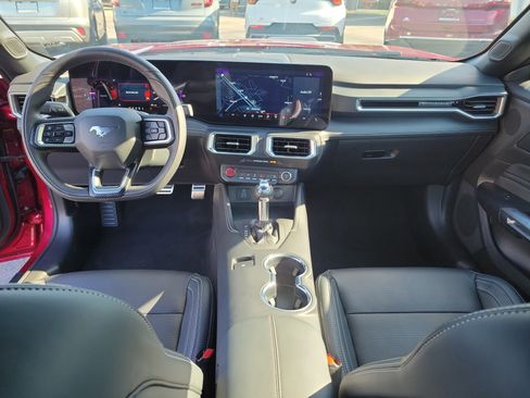 Used 2025 Ford Mustang Premium image 21