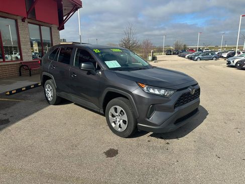 Used 2022 Toyota RAV4 LE image 3