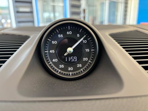 Used 2024 Porsche Cayenne Coupe image 24