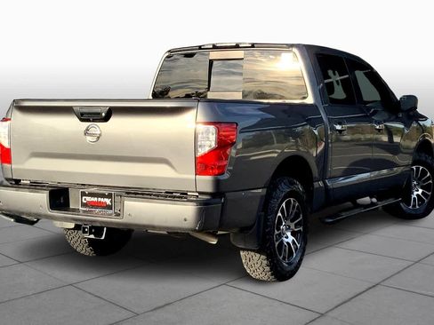Used 2021 Nissan Titan SV w/ SV Convenience Package image 12
