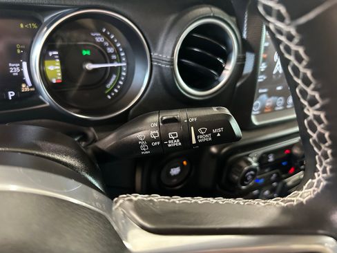 Used 2022 Jeep Wrangler Unlimited Sahara image 20