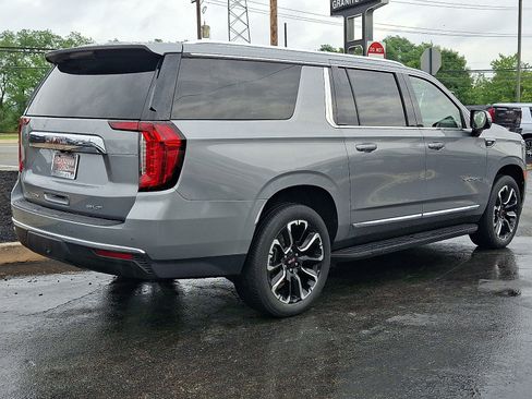 Used 2023 GMC Yukon XL SLT w/ SLT Luxury Package AWD/4WD image 6