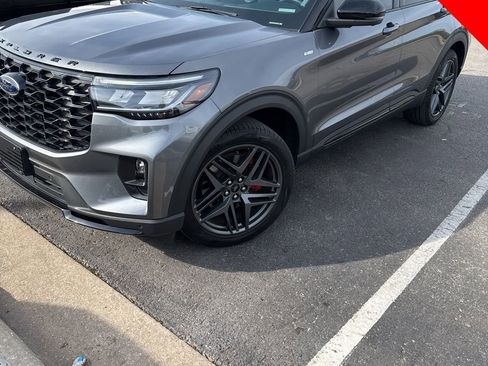 Used 2025 Ford Explorer ST-Line w/ Premium Package image 1