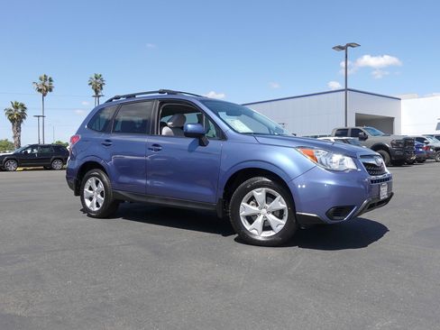 Used 2016 Subaru Forester 2.5i Premium w/ All-Weather Package image 4