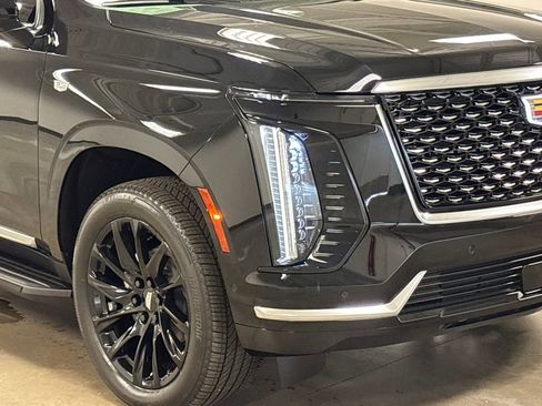 New 2025 Cadillac Escalade Luxury image 4