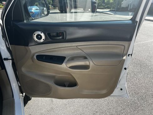 Used 2015 Toyota Tacoma PreRunner w/ SR5 Package image 24