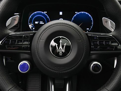 New 2025 Maserati Grecale Modena image 36