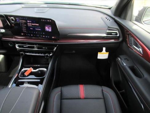 New 2026 Chevrolet Traverse RS image 15