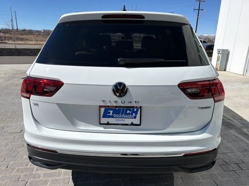 Certified 2024 Volkswagen Tiguan SE image 6