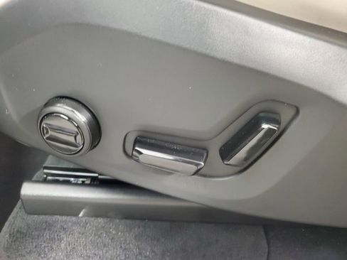 Certified 2025 Volvo XC90 B5 Core w/ Climate Package image 23