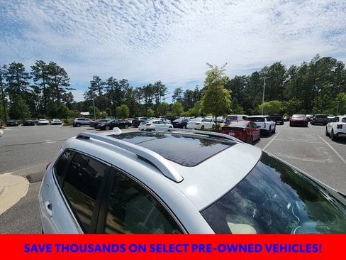 Used 2017 Jeep Cherokee Overland w/ Technology Group FWD image 21