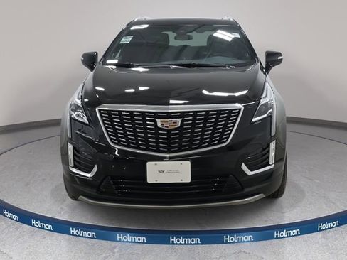 Used 2025 Cadillac XT5 Premium Luxury FWD image 2