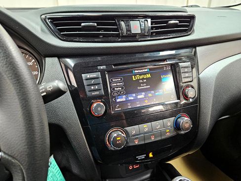 Used 2021 Nissan Rogue Sport S image 20