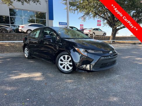 Used 2024 Toyota Corolla LE image 1