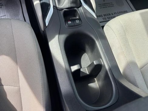 Used 2024 Toyota Corolla Cross L FWD image 19