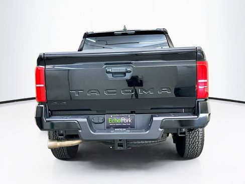 Used 2025 Toyota Tacoma TRD Off-Road image 7