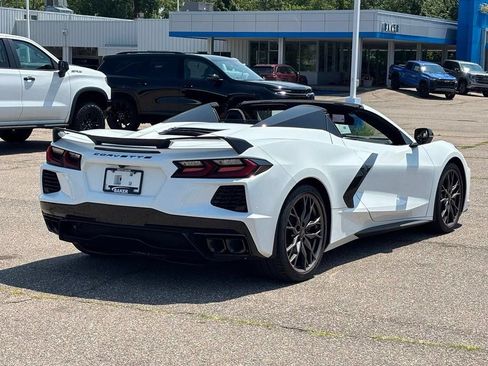 Used 2024 Chevrolet Corvette Stingray Premium Conv w/ Z51 Performance Package RWD image 33