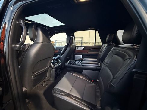 Used 2020 Lincoln Navigator L Reserve w/ Equipment Group 208A Reserve AWD/4WD image 27