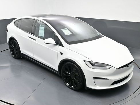 Used 2022 Tesla Model X image 46