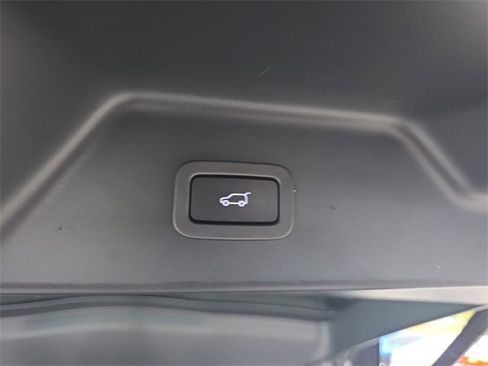 Used 2021 Land Rover Range Rover Westminster Edition image 9