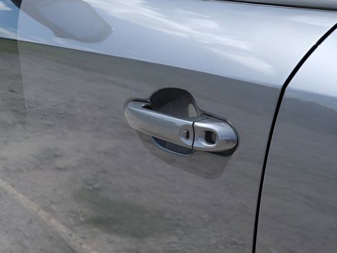 New 2025 VinFast VF 8 Eco image 27