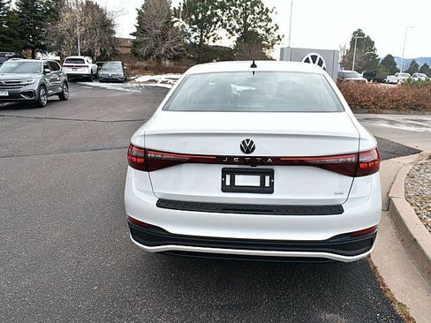 New 2026 Volkswagen Jetta SE image 5