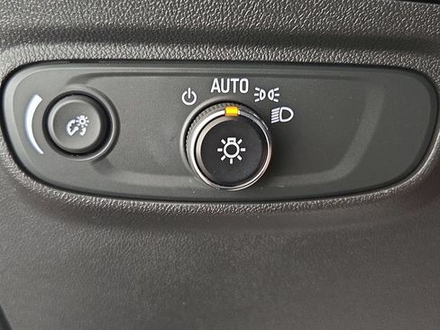 Used 2024 Chevrolet Equinox LT FWD image 23