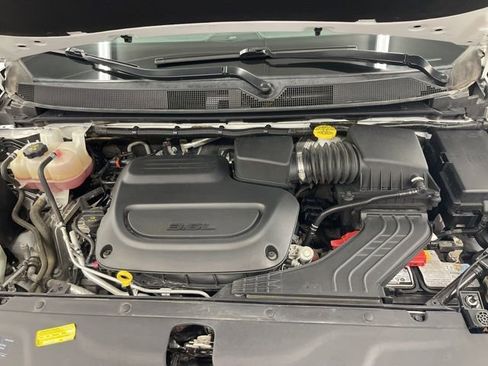 Used 2022 Chrysler Pacifica Touring-L FWD image 43