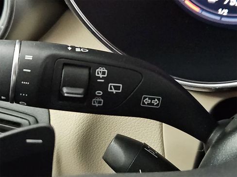 Used 2022 Mercedes-Benz GLC 300 4MATIC image 28