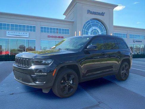 Certified 2024 Jeep Grand Cherokee Limited w/ Black Appearance Package AWD/4WD image 1