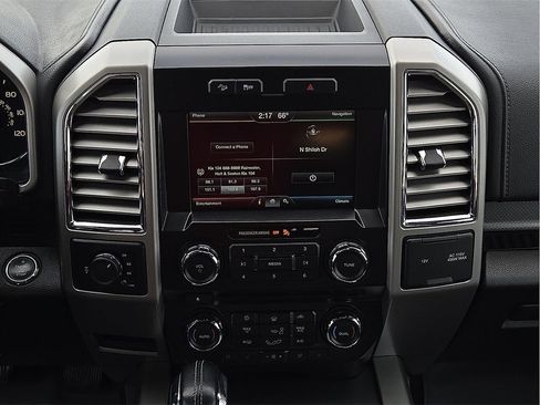 Used 2015 Ford F150 Lariat image 10