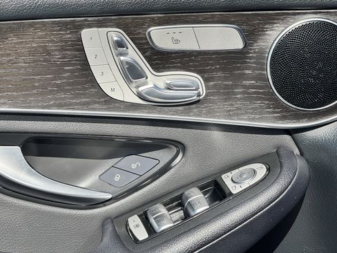 Used 2021 Mercedes-Benz GLC 300 4MATIC image 20