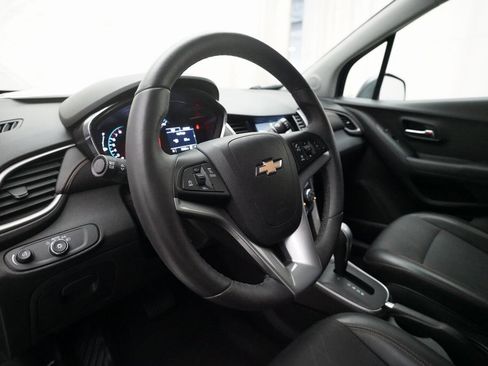 Used 2017 Chevrolet Trax LT w/ Driver Confidence Package image 8