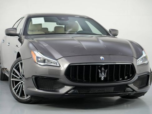 Used 2022 Maserati Quattroporte Modena Q4 image 4