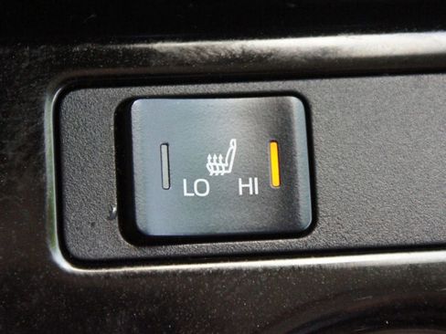 Used 2021 Toyota Prius Prime XLE image 8