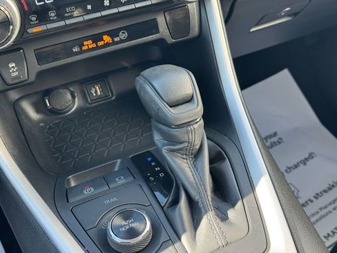 Certified 2025 Toyota RAV4 LE image 41