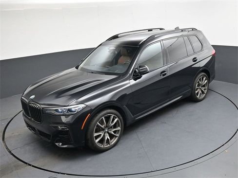 Used 2021 BMW X7 M50i image 22