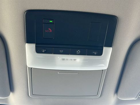 Used 2025 Nissan Pathfinder SV FWD image 29